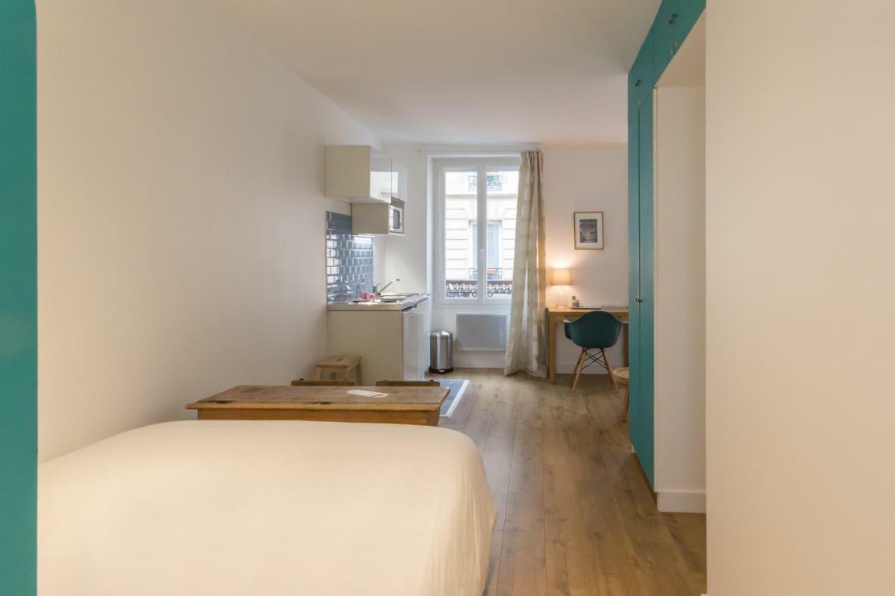 Les Toits De Paris Bed & Breakfast Екстериор снимка