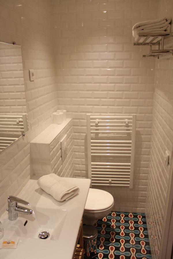 Les Toits De Paris Bed & Breakfast Екстериор снимка