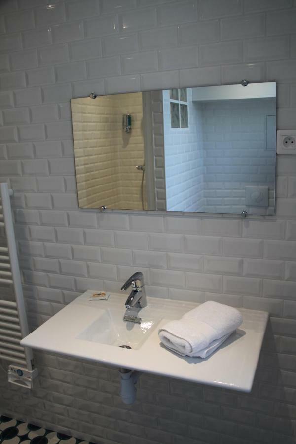 Les Toits De Paris Bed & Breakfast Екстериор снимка