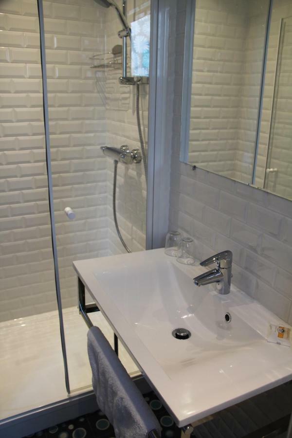 Les Toits De Paris Bed & Breakfast Екстериор снимка